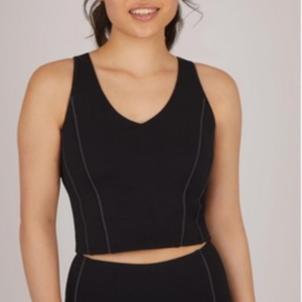 Yogalicious Lux Race Me Cropped Tank SMALL